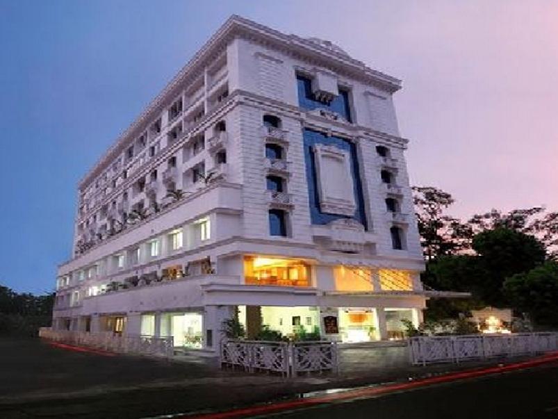 Hotel Airlink Castle Nedumbassery Exterior foto